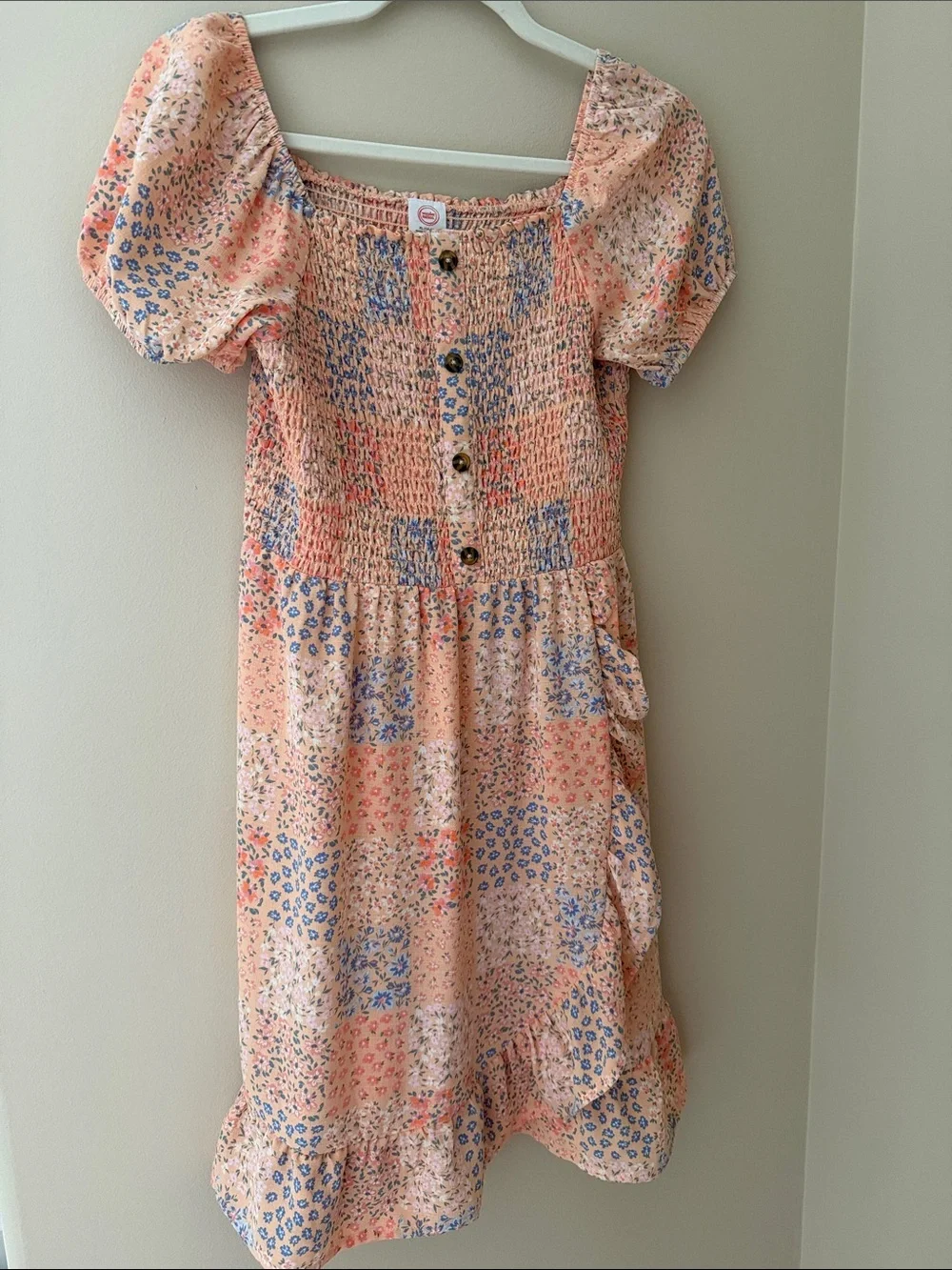 wonder nation 14/16 Like New Peach/Floral Patchwork faux buttons, ruffles